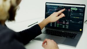 Leia mais sobre o artigo Como Analisar um Fundo Imobiliário do Zero (Guia Completo)