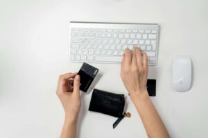 Leia mais sobre o artigo Como Parar de Gastar à Toa com Cartão