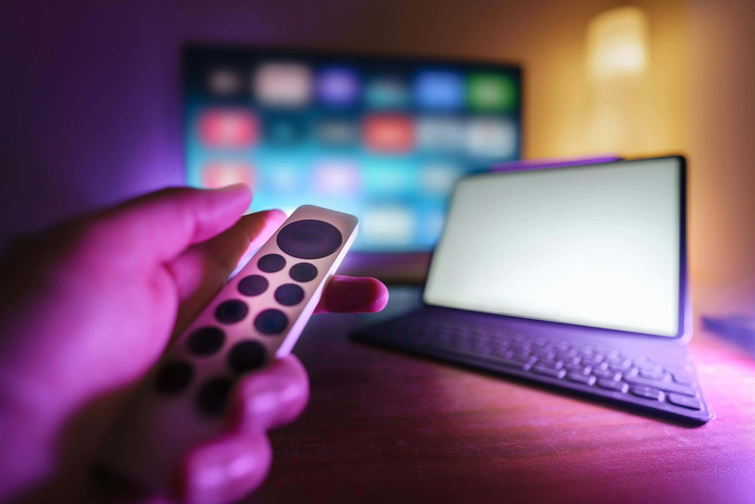 Leia mais sobre o artigo Como Ter Um Streaming Que Não Te Leva À Falência: Economia Criativa no Entretenimento Digital