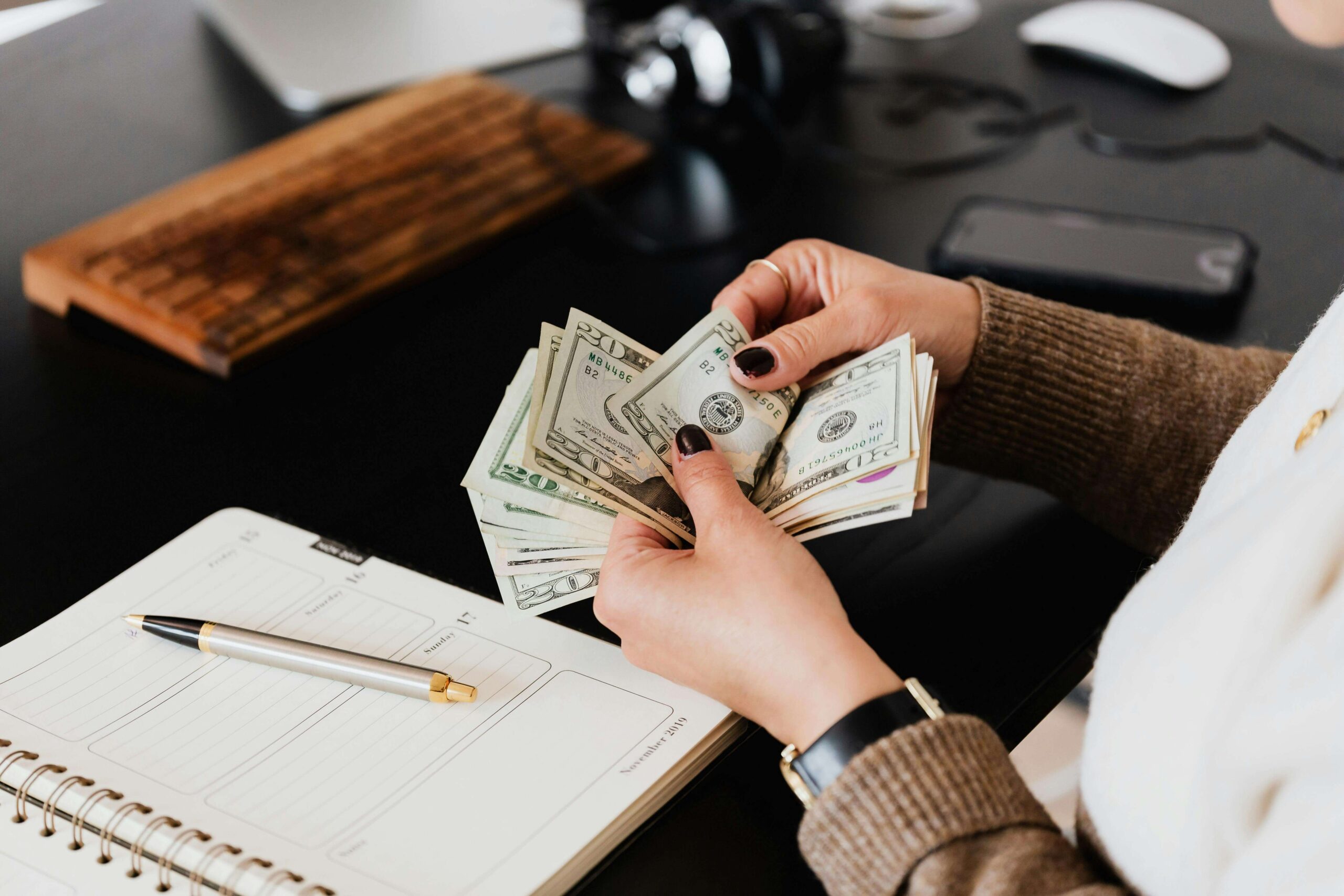 Leia mais sobre o artigo A Arte de Investir em Si: Como Hobbies Criativos Podem Gerar Renda Extra e Reduzir o Estresse Financeiro