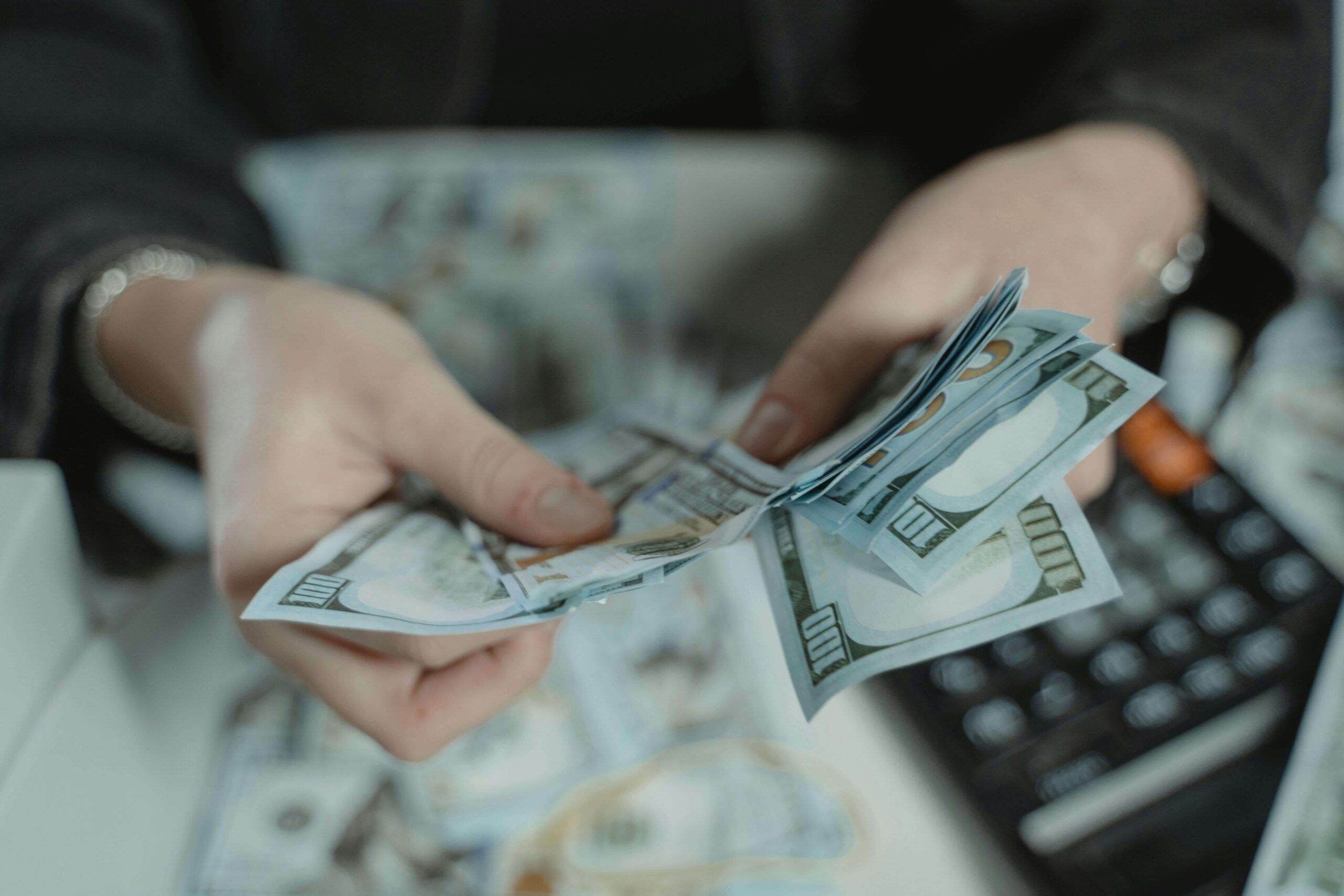 Leia mais sobre o artigo Salário Mínimo: Como Transformar o Novo Valor em Riqueza.